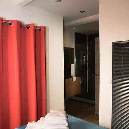 Charmante Maison Provencale * أنتيب