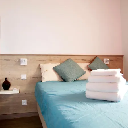 Apartment Charmante Maison Provencale Antibes