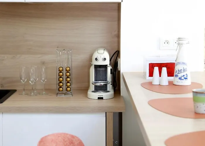 Апартаменти Charmante Maison Provencale *