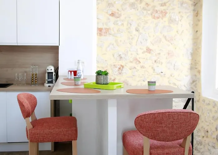 Апартаменти Charmante Maison Provencale